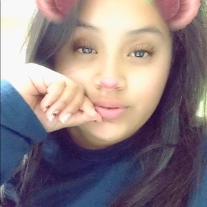 Meet your Posher, Alma